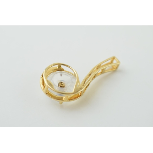 8 - 9ct gold pendant with clear stone / glass, 3.7g, 34mm tall.