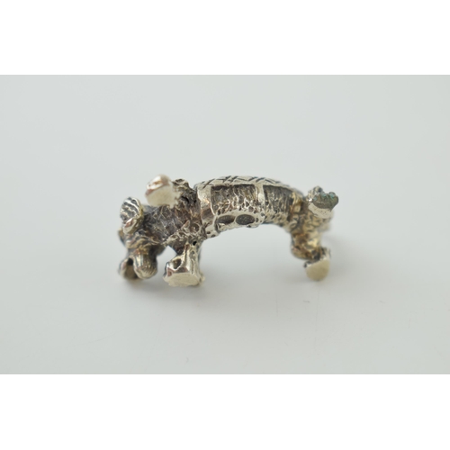 88 - Sterling silver miniature model of a dachshund, 13.7g, 34mm long.