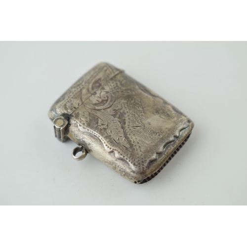 93 - Hallmarked silver vesta case, 11.6g, Birm 1909, 39mm tall.