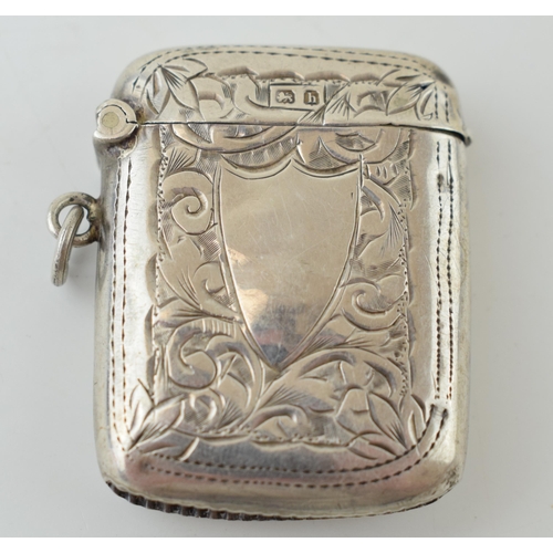 95 - Hallmarked silver vesta case, 14.2g, vacant cartouche, 43cm tall.