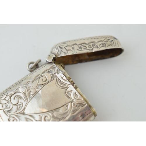 95 - Hallmarked silver vesta case, 14.2g, vacant cartouche, 43cm tall.