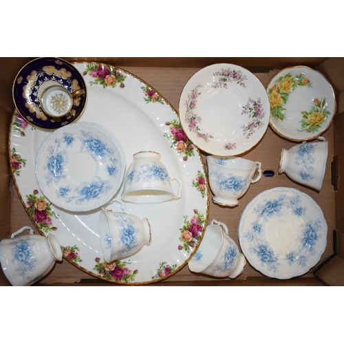 232 - Royal Albert tea ware to include a large oval platter in the Old Country Roses, 6 cups, 5 saucers, a... 