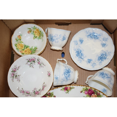 232 - Royal Albert tea ware to include a large oval platter in the Old Country Roses, 6 cups, 5 saucers, a... 