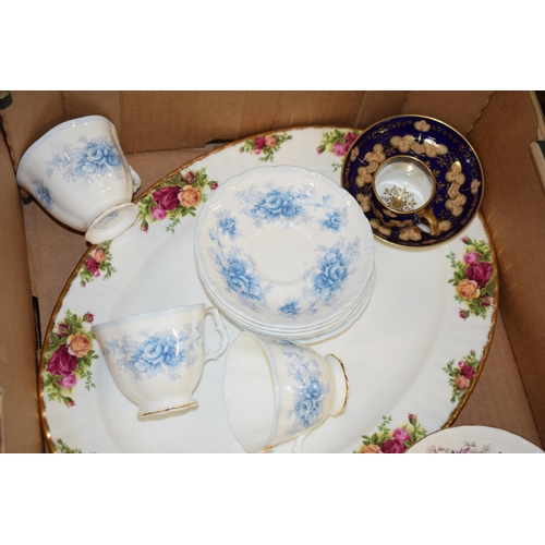 232 - Royal Albert tea ware to include a large oval platter in the Old Country Roses, 6 cups, 5 saucers, a... 