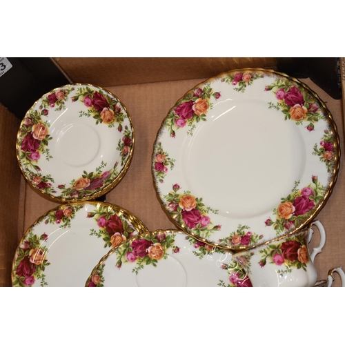 233 - Royal Albert Old Country Roses to include a 6 cups, 6 saucers, 5 side plates, larger plates, a cake ... 