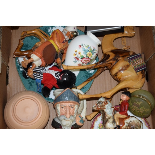 297 - Mixed collection of items to include small Royal Doulton character jugs, Wedgwood Jasperware, Cheris... 