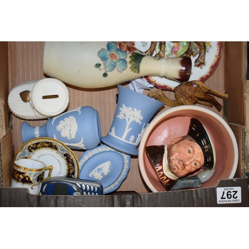 297 - Mixed collection of items to include small Royal Doulton character jugs, Wedgwood Jasperware, Cheris... 