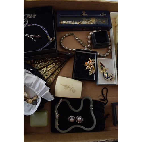 644 - Quantity of Vintage Costume & Silver Jewellery and Fans