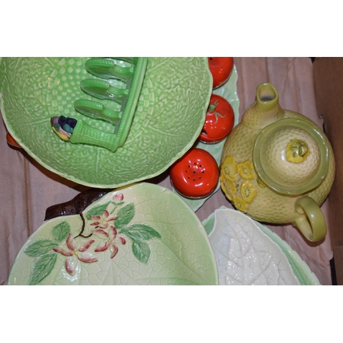 67 - Pottery to include Carlton Ware Cabbage Ware items, a lobster footed lettuce bowl, a cruet set and o... 