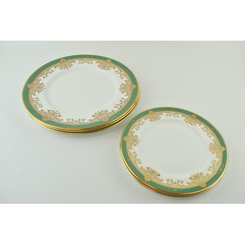 116 - De Lamerie Fine Bone China, Chatsworld Garland pattern in Turqouise, to include 3 x 20.5cm plates an... 