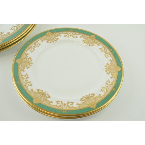 116 - De Lamerie Fine Bone China, Chatsworld Garland pattern in Turqouise, to include 3 x 20.5cm plates an... 