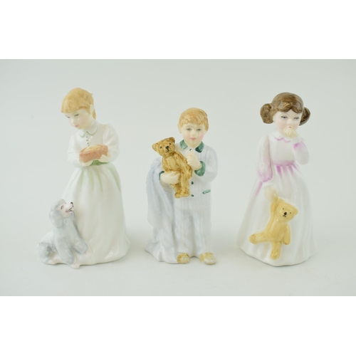 211 - A collection of Royal Doulton figures to include 'Dinnertime' HN 3726, 'Sleephead' HN 3761 and 'Dadd... 