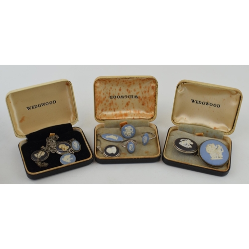 271 - A large collection of Wedgwood jewellery, mostly in silver mounts, to include rings, brooches and pe... 