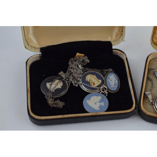 271 - A large collection of Wedgwood jewellery, mostly in silver mounts, to include rings, brooches and pe... 