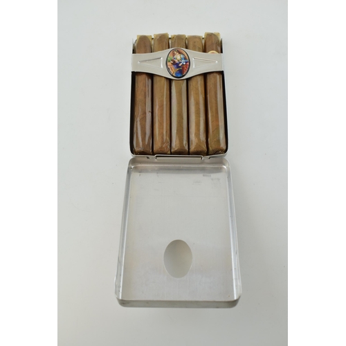 292 - 5 'Romeo & Julieta' De Alvarez  Y Garcia cigars made in Havana, Cuba. In metal tin and individually ... 