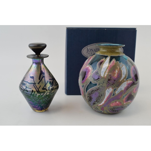 85 - A contemporary studio glass vase by Jonathan Harris Studio Glass of Ironbridge, boxed, signature to ... 