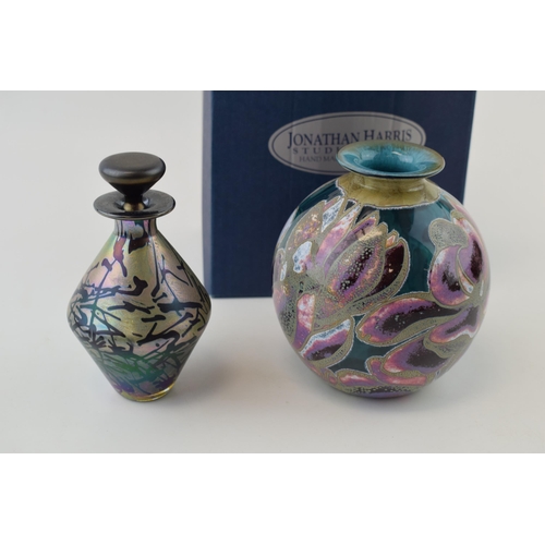 85 - A contemporary studio glass vase by Jonathan Harris Studio Glass of Ironbridge, boxed, signature to ... 