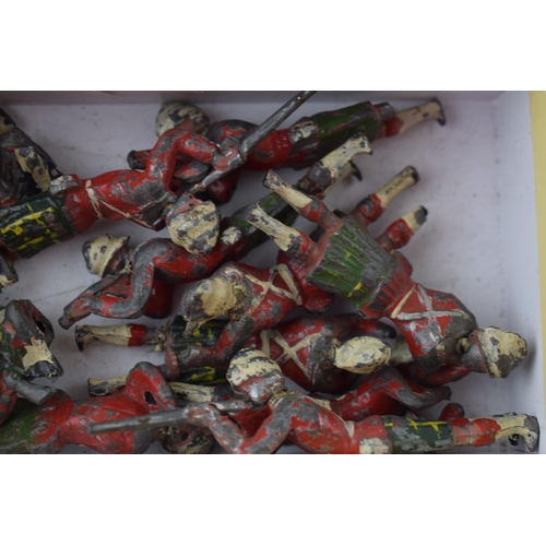 620 - A collection of lead toy soldiers to include John Hill & Co with others (Qty).