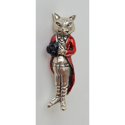 648 - Sterling silver brooch in the form of a huntsman fox, with red enamelled decoration, 6.4g, modern, 4... 