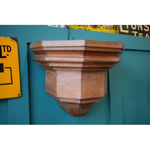 353 - An ecclesiastical / church plinth in oak. Suitable for displaying a statue or religious figure. 42cm... 