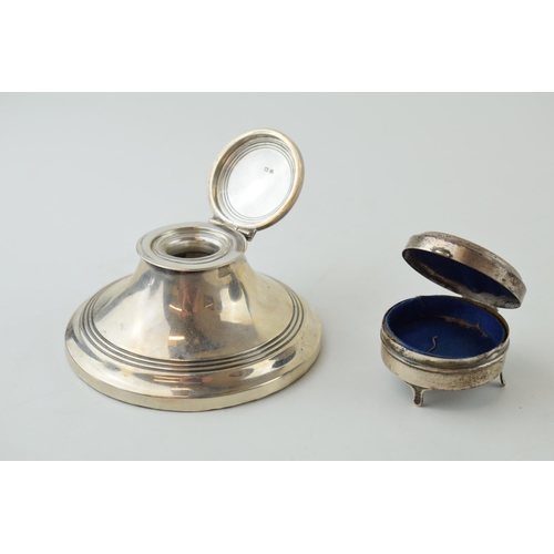 580 - Silver inkwell with glass liner, Birmingham 1931, with a silver raised miniature jewellery casket, o... 