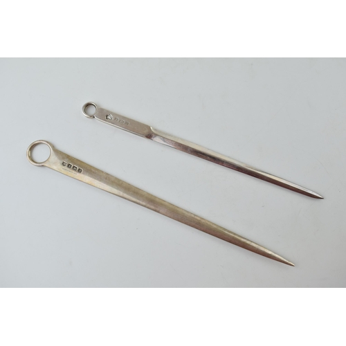 589 - A pair of silver meat skewers, Birmingham 1966, 20.5cm long, and the other Birmingham 1949, 23cm lon... 