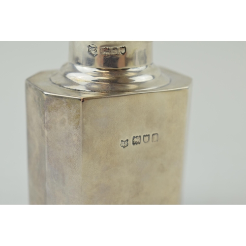 592 - Silver octagonal tea caddy with silver removable lid, 9.5cm tall, London 1906, 88.1g.