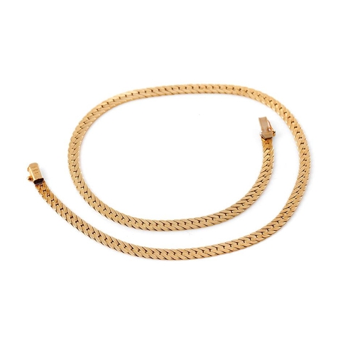 222 - 14ct gold chain, 43.5cm long, working clasp, 28.4g.