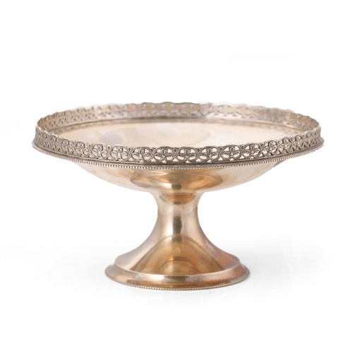 257 - Hallmarked silver pedestal dish, ornate border, London 1931, 21.5cm diameter, 412.5g / 13.27oz.