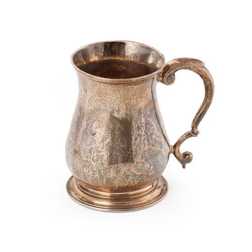 272 - Georgian silver tankard, London 1757?, hallmarks slightly rubbed, 10.5cm tall, 180.6g.