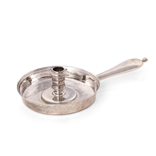 309 - Novelty silver chamber stick in the form of a frying pan, hammered effect to bowl, London 1963, Edwa... 