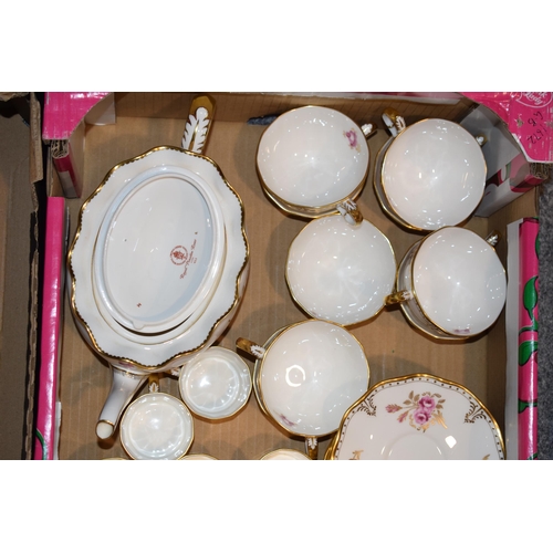 156 - Royal Crown Derby Royal Pinxton Roses: a 95-piece tea and dinner service in the Royal Pinxton Roses ... 