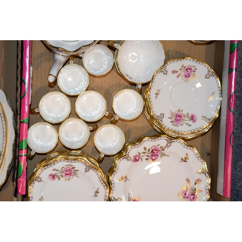 156 - Royal Crown Derby Royal Pinxton Roses: a 95-piece tea and dinner service in the Royal Pinxton Roses ... 