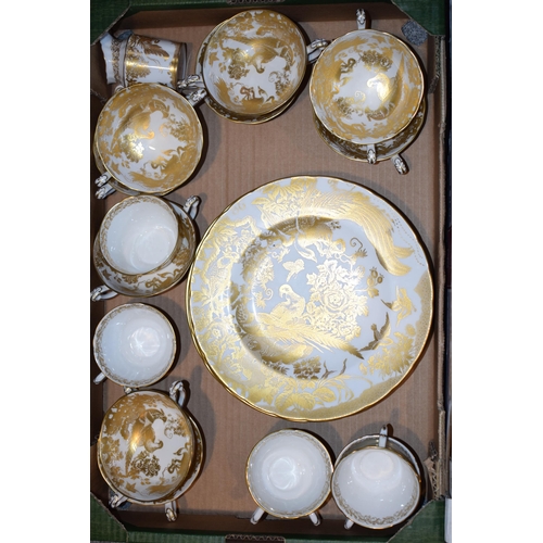 155 - Royal Crown Derby Gold Aves: a 118-piece tea and dinner service in the Gold Aves to include a large ... 