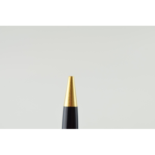 197 - Montblanc Meisterstuck pen set, comprising a Meisterstuck No 146 Fountain Pen, the black resin cap a... 