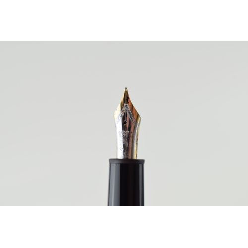 197 - Montblanc Meisterstuck pen set, comprising a Meisterstuck No 146 Fountain Pen, the black resin cap a... 