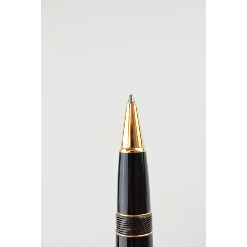 199 - Montblanc Meisterstuck Le Grande Black Rollerball Pen, with a screw cap and gold plate banding and c... 