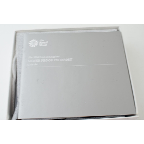 207 - Boxed Royal Mint 2014 Silver Proof Piedfort Coin Set with certificate and card, in cardboard sleeve ... 