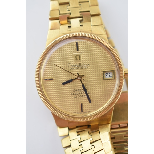 210 - Omega Constellation Electronic Chronometer in 18ct gold case, on 18ct gold graduated bracelet, with ... 