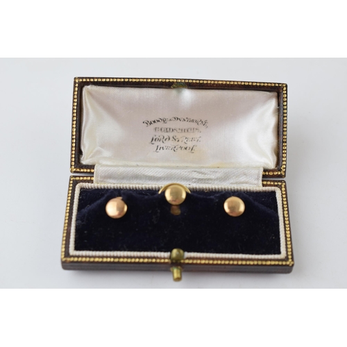 217 - A set of 9ct yellow gold collar studs together with a pair of 9ct yellow gold cufflinks. Weight 5.5 ... 