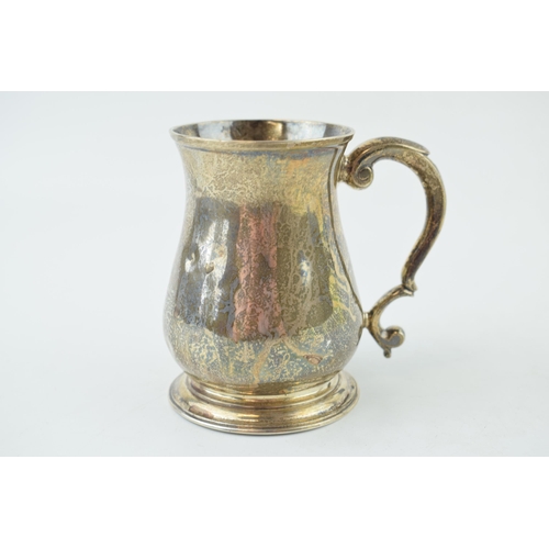 272 - Georgian silver tankard, London 1757?, hallmarks slightly rubbed, 10.5cm tall, 180.6g.