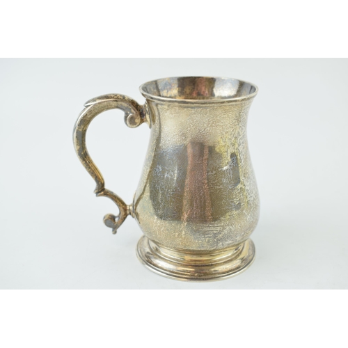 272 - Georgian silver tankard, London 1757?, hallmarks slightly rubbed, 10.5cm tall, 180.6g.