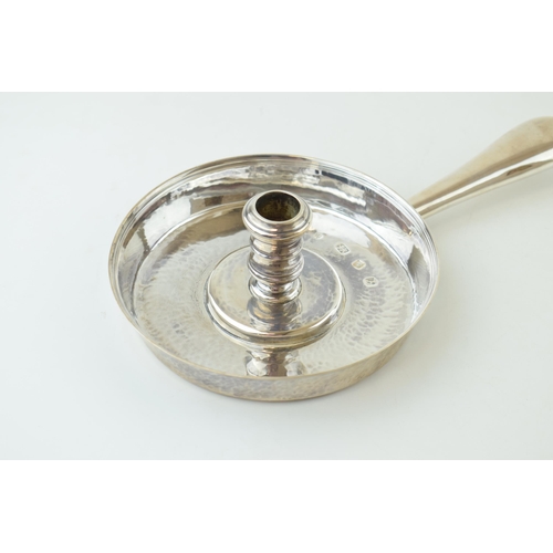 309 - Novelty silver chamber stick in the form of a frying pan, hammered effect to bowl, London 1963, Edwa... 