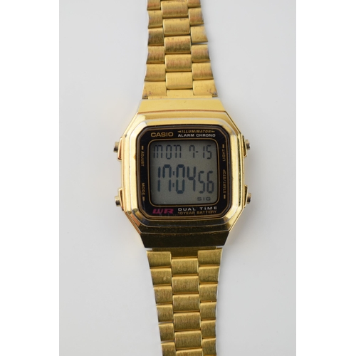 18 - Casio digital 'Alarm Chronograph' wristwatch 'AQ-230 'Dual Time'. Original gold tone bracelet Case d... 