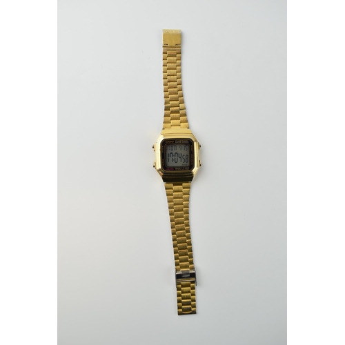 18 - Casio digital 'Alarm Chronograph' wristwatch 'AQ-230 'Dual Time'. Original gold tone bracelet Case d... 