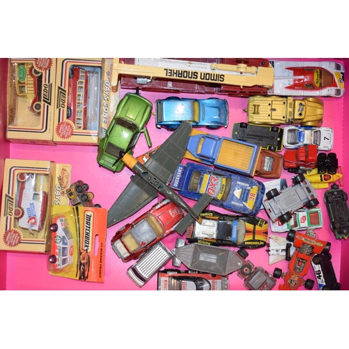 224 - A mixed collection of vintage die cast model vehicles to include Matchbox, Matchbox Superkings, Dink... 