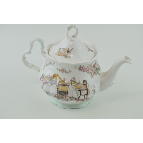 115 - Royal Doulton Brambly Hedge teapot (slight af).