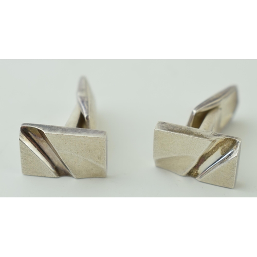 502 - Lapponia / Bjorn Weckstrom: a pair of sterling silver cufflinks of modernist form, 19.4 grams (2).