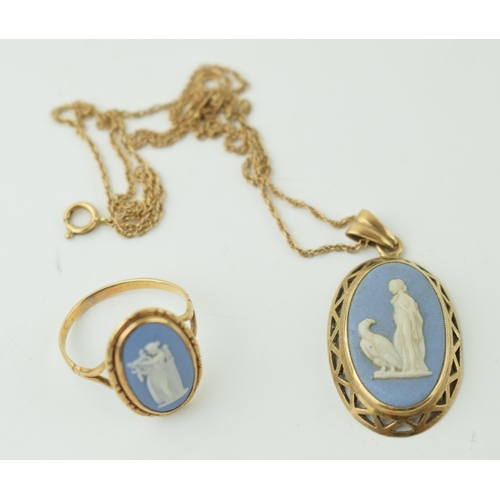 506 - 9ct yellow gold Wedgwood Jasperware blue ring together with 9ct yellow gold pendant on 9ct yellow ch... 