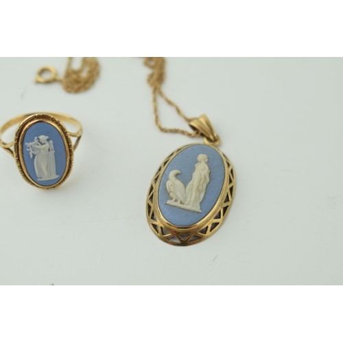 506 - 9ct yellow gold Wedgwood Jasperware blue ring together with 9ct yellow gold pendant on 9ct yellow ch... 